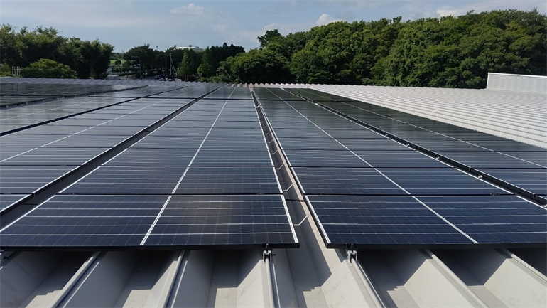 太陽光発電導入事例_茨城県ひたちなか市_ユニバーサルエコロジー
