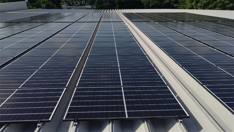 太陽光発電導入事例_茨城県ひたちなか市_ユニバーサルエコロジー