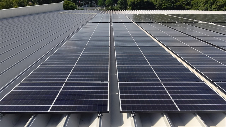 太陽光発電導入事例_茨城県ひたちなか市_ユニバーサルエコロジー