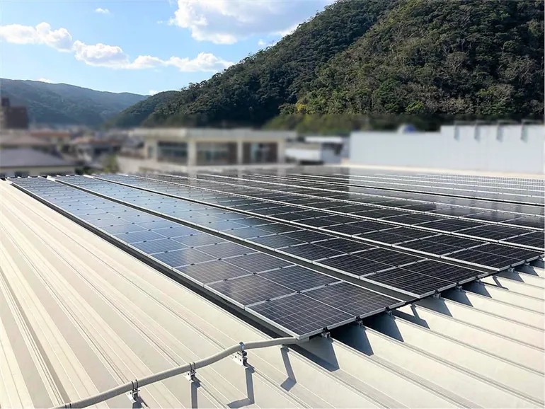 導入事例_自家消費型太陽光_鹿児島県奄美市_某大手乳幼児用品チェーンA店