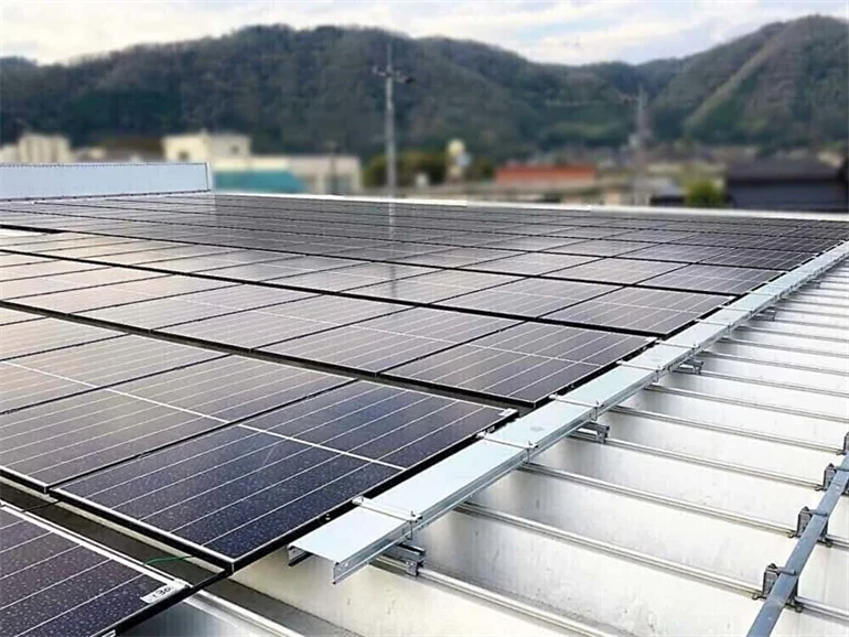導入事例_自家消費型太陽光_広島県三次市_某大手乳幼児用品チェーンNM店
