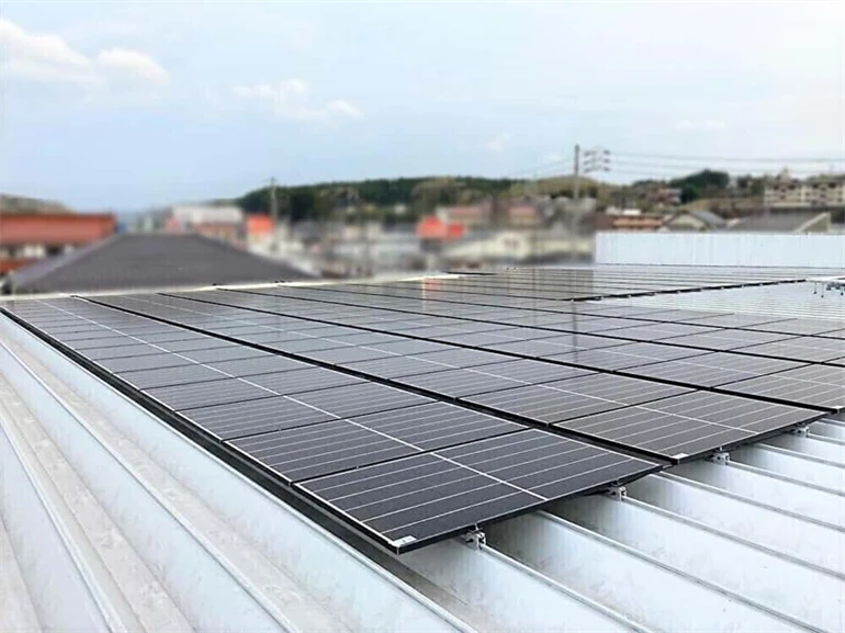 導入事例_自家消費型太陽光_広島県三次市_某大手乳幼児用品チェーンNM店