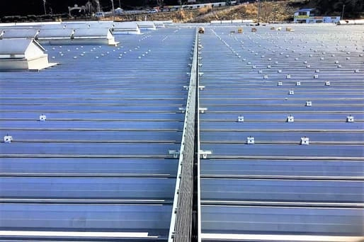 自家消費型太陽光発電_施工風景