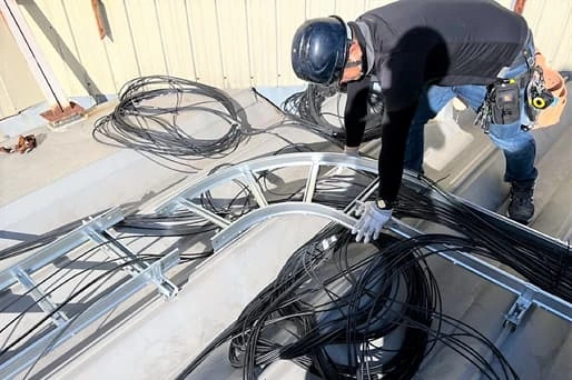 自家消費型太陽光発電_施工風景