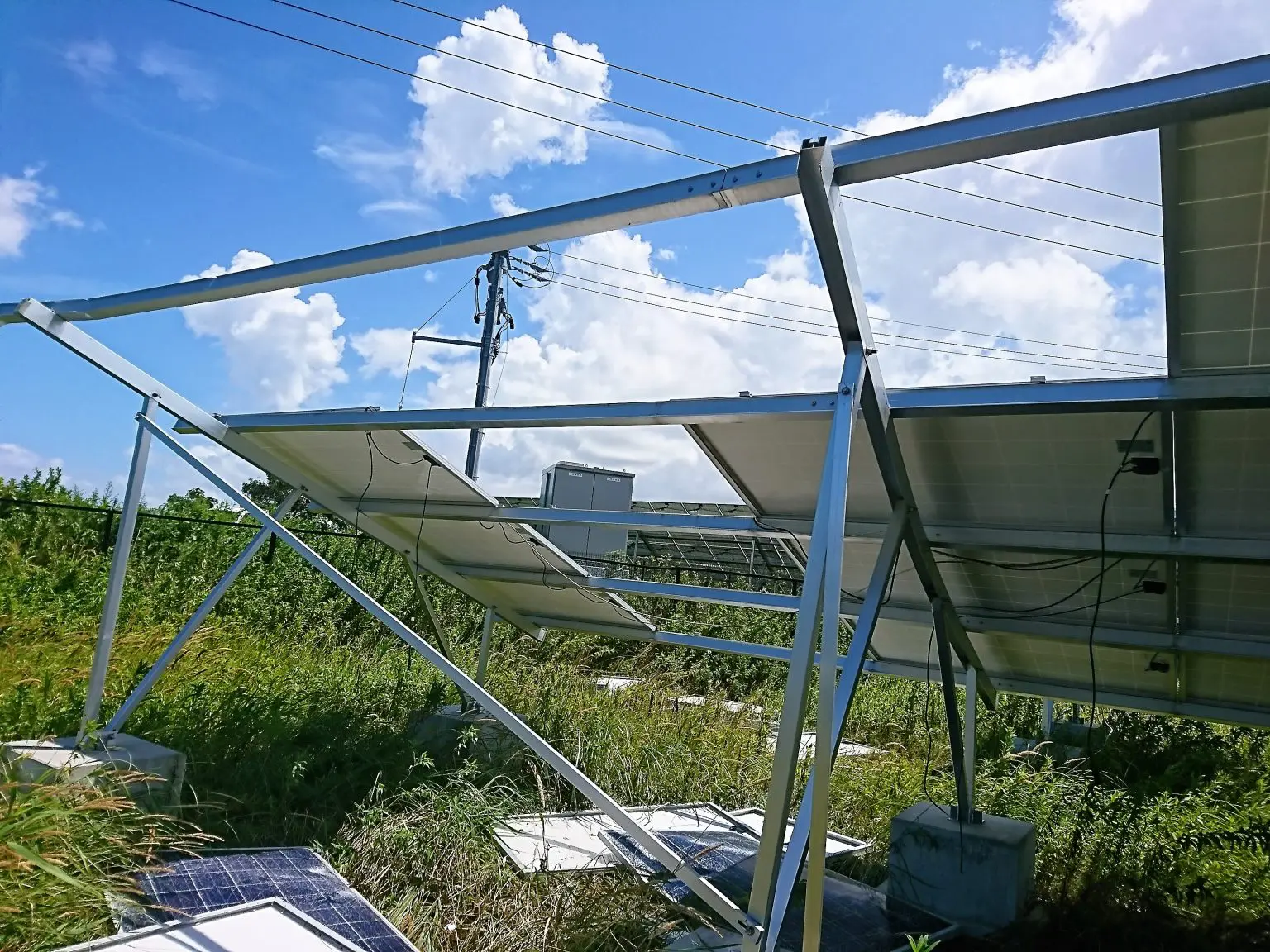 太陽光発電のトラブル_自然災害による太陽光パネルの飛散