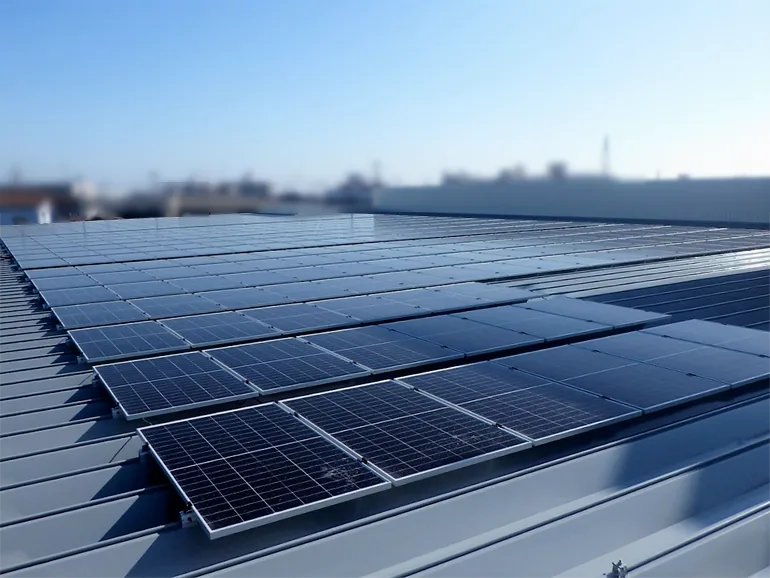 岩国市ドラッグストア屋根上_太陽光発電_施工実績