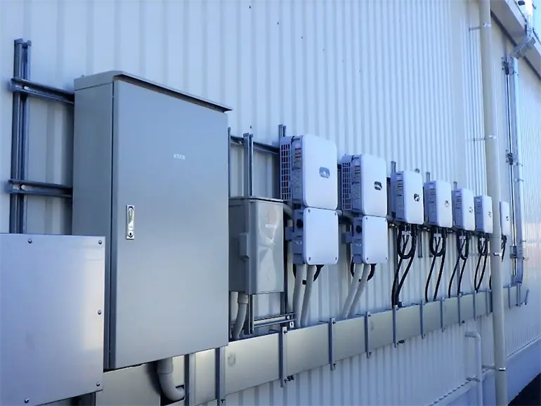 岩国市ドラッグストア屋根上_自家消費型太陽光発電_施工実績