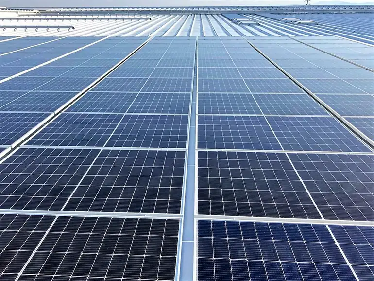 群馬県前橋市カジュアル衣料品チェーン_PPA太陽光発電導入事例