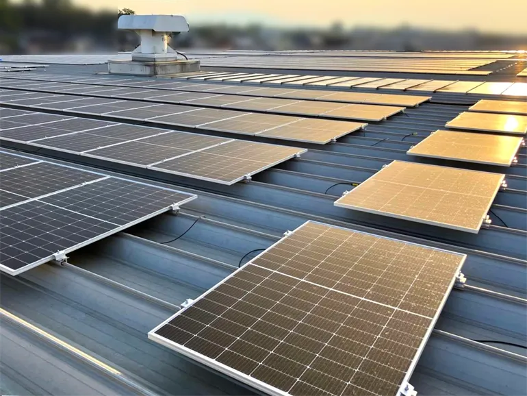 スーパー屋根上_自家消費太陽光発電_群馬県安中市