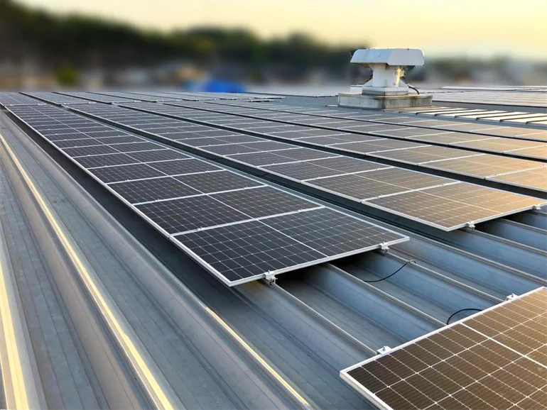スーパー屋根上_自家消費太陽光発電_群馬県安中市