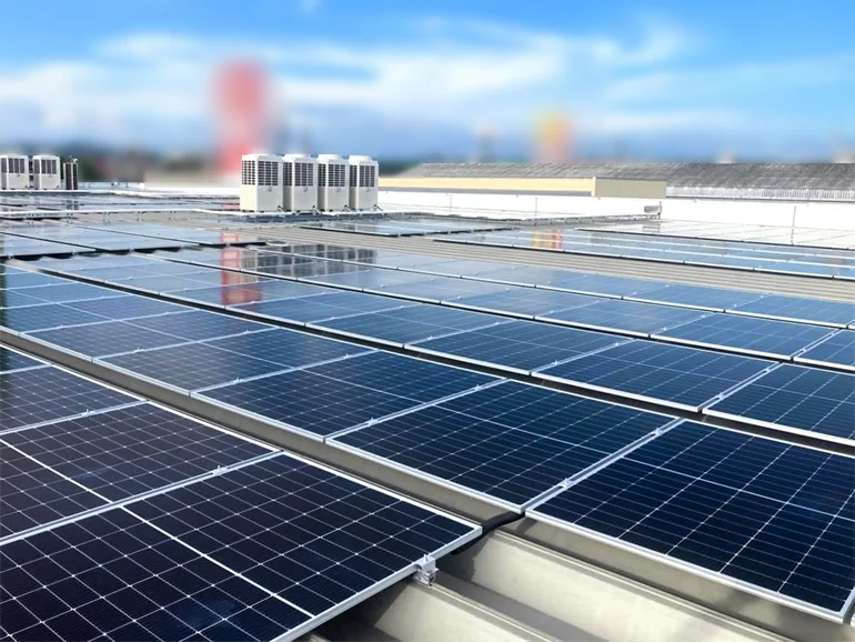 折板架台ラックレ方式_自家消費型太陽光発電_施工事例