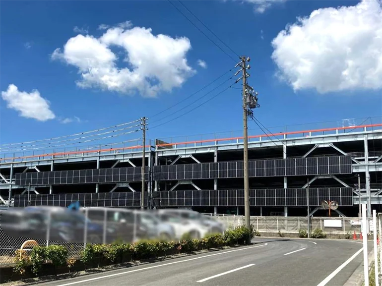 立体駐車場_壁面設置_垂直設置_自家消費太陽光発電施工事例