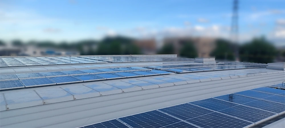 スーパーマーケット屋根上_完全自家消費型太陽光発電_府中市
