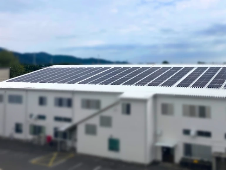 プラスチック加工工場_屋根上太陽光発電_豊橋市