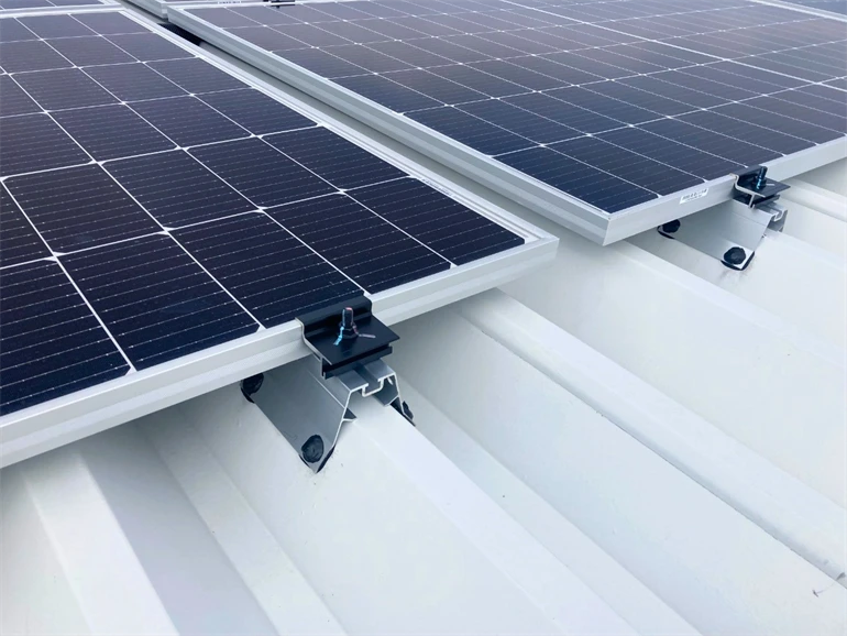 プラスチック加工工場_屋根上太陽光発電_豊橋市