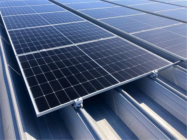 あづまフーズ株式会社 新工場_屋根上太陽光発電