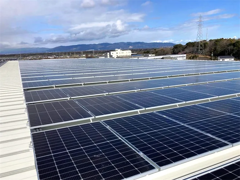 あづまフーズ株式会社 新工場_屋根上太陽光発電