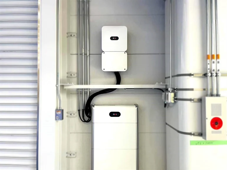 工場屋根上_自家消費型太陽光発電と蓄電池で電気料金削減とBCP対策